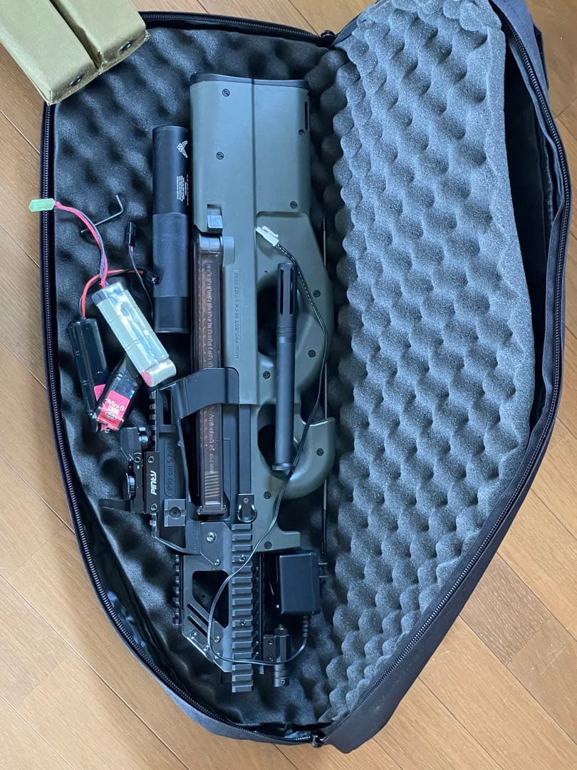 電動ガン東京マルイP9O 18歳以上　カスタマイズ済み