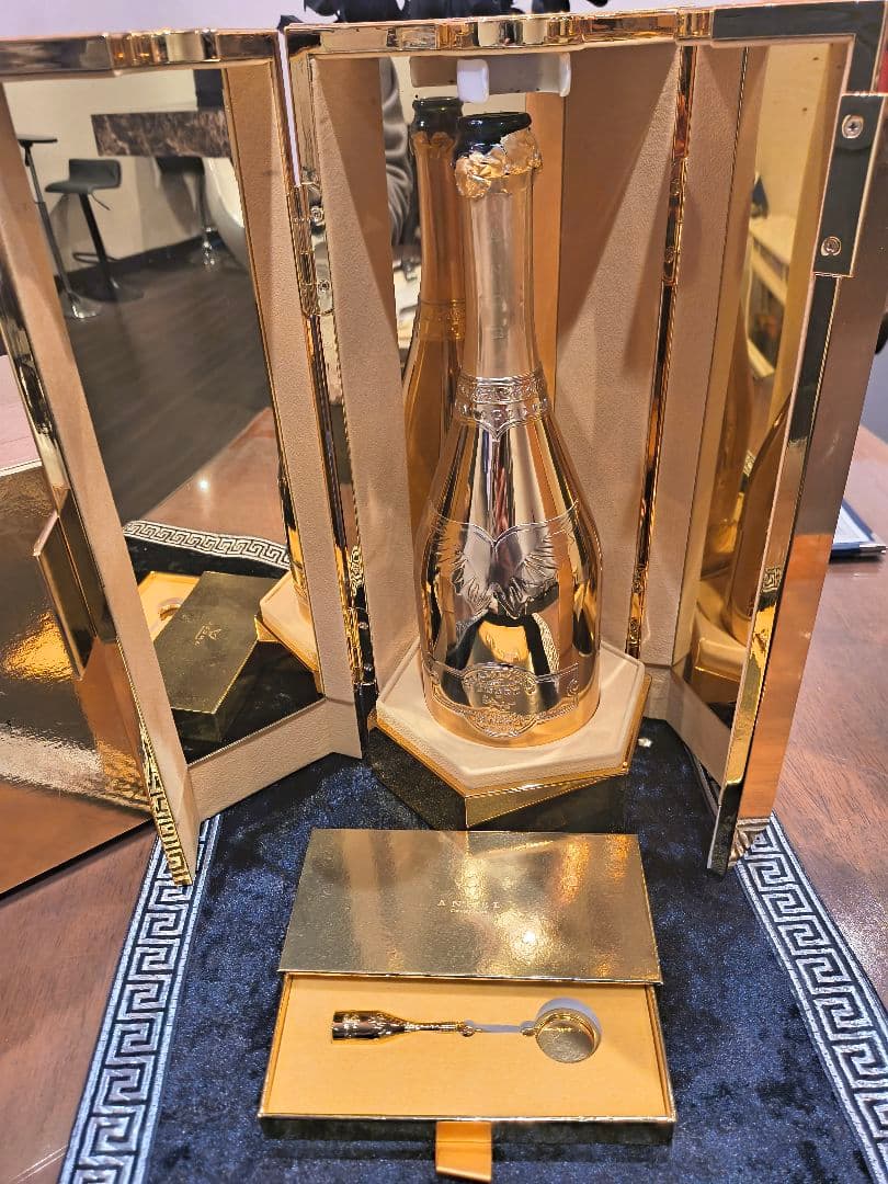 エンジェル　シャンパン 2007 ゴールドエディション　空き瓶　外箱+チャーム付