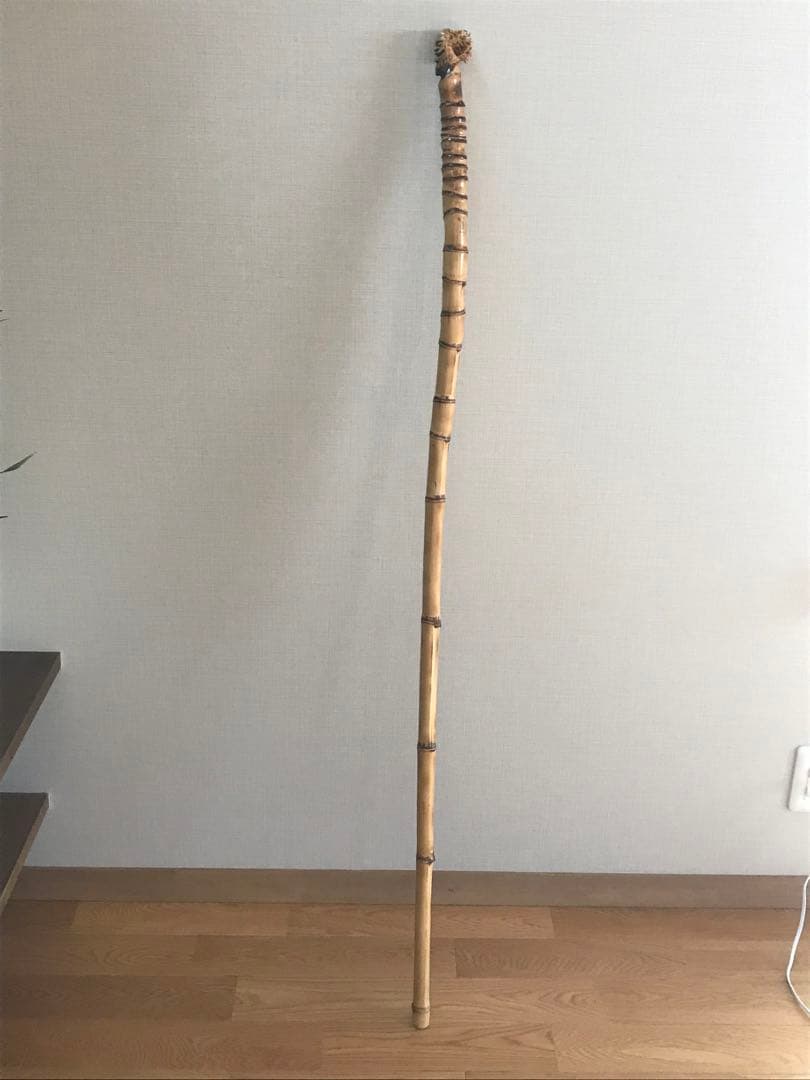 ★仙人の顔を持つ杖★多少のヒビ割れあり★珍しい竹★全て手彫り★