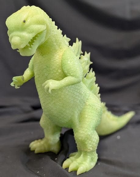 雛型ゴジラ検討用第一案（ウロコゴジラ）蓄光ポリレジンスタチュー限定300個