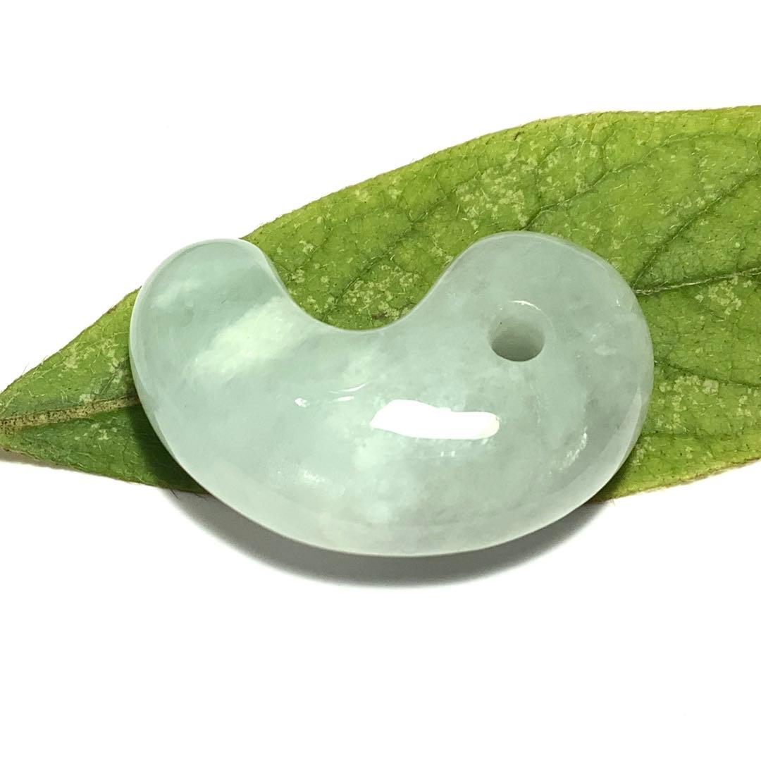 ✳極上透明感　見る事の無い逸品勾玉‼️糸魚川翡翠ジェダイト　極めて貴重品　鑑別…