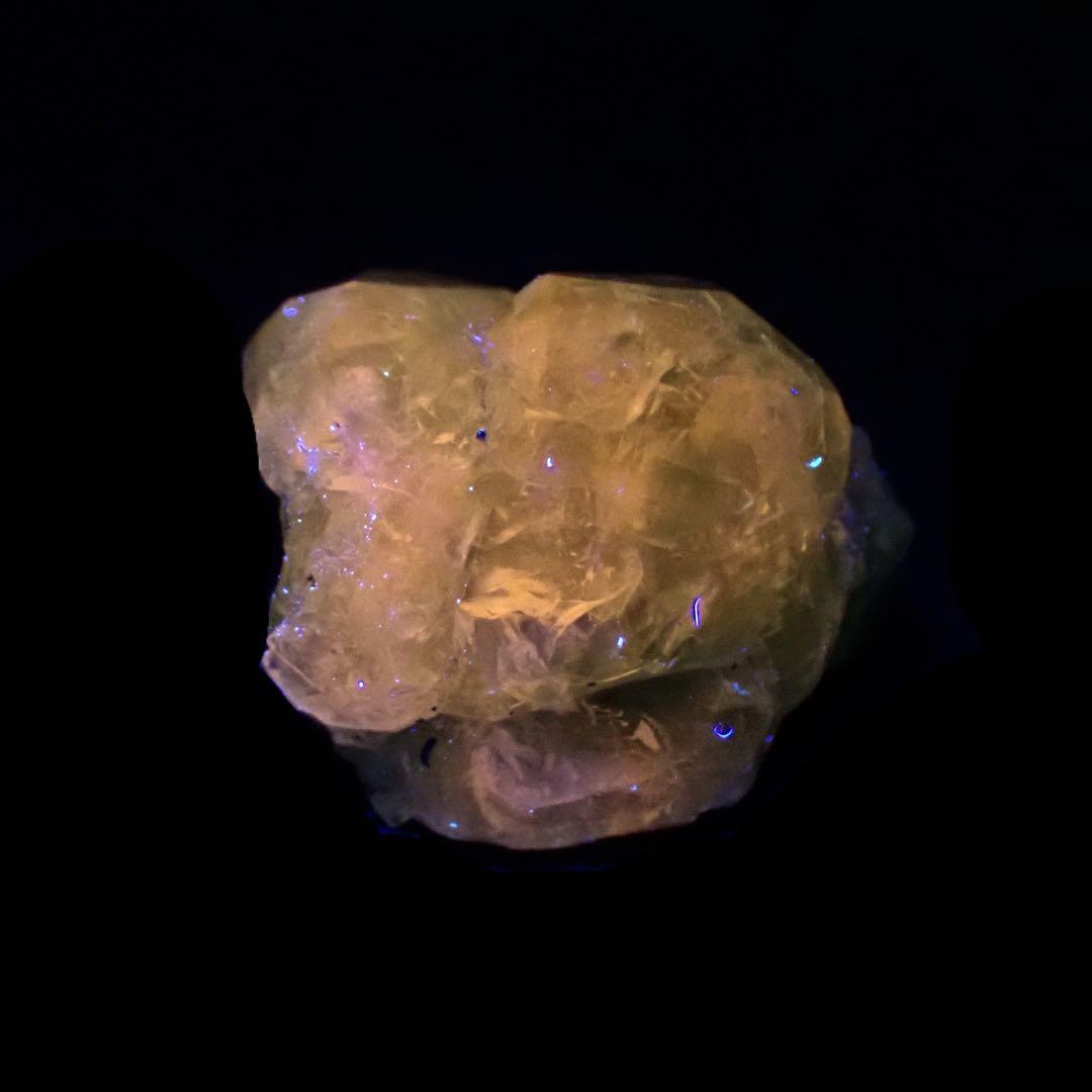 【タンザニア産】グロッシュラーガーネット(ツァボライト)