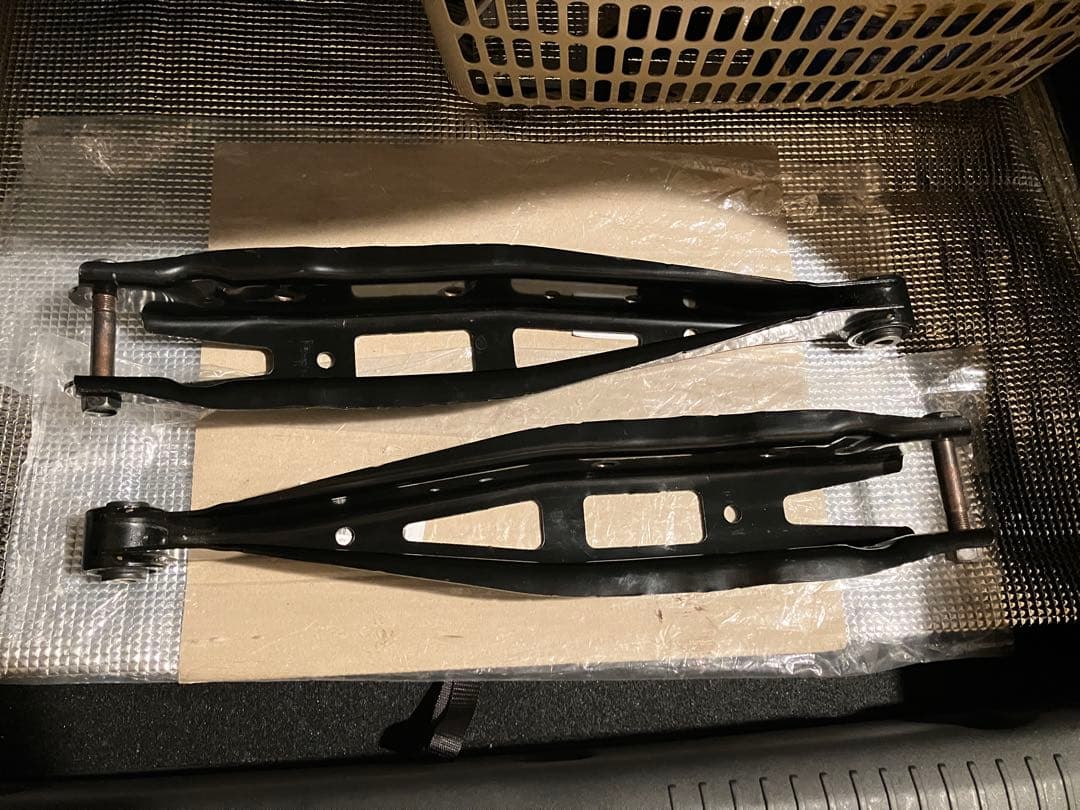 GR86 ZN8 純正 ロアアーム リア