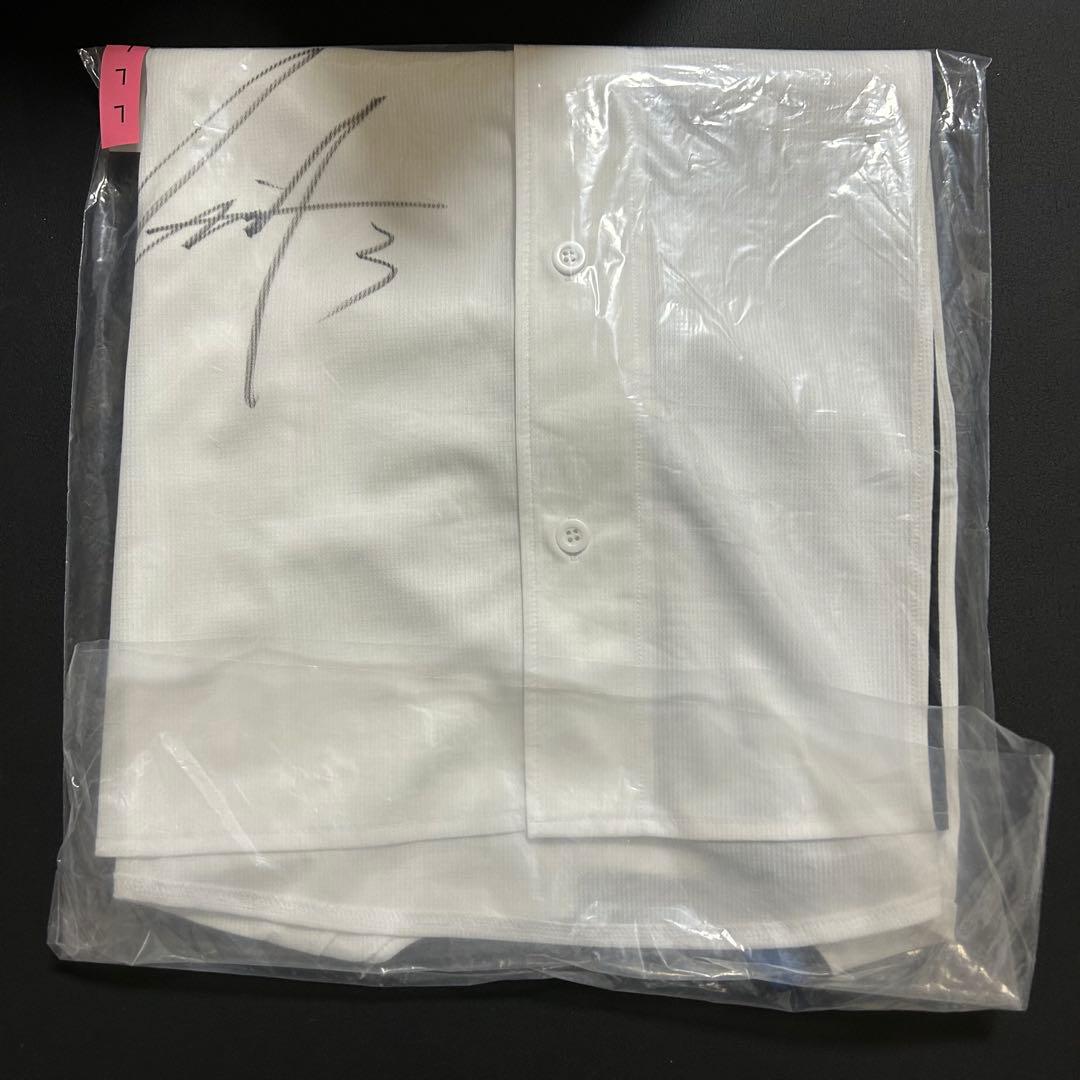 【3番】日本ハムファイターズ 郡司裕也　直筆サイン入り レプリカユニフォーム