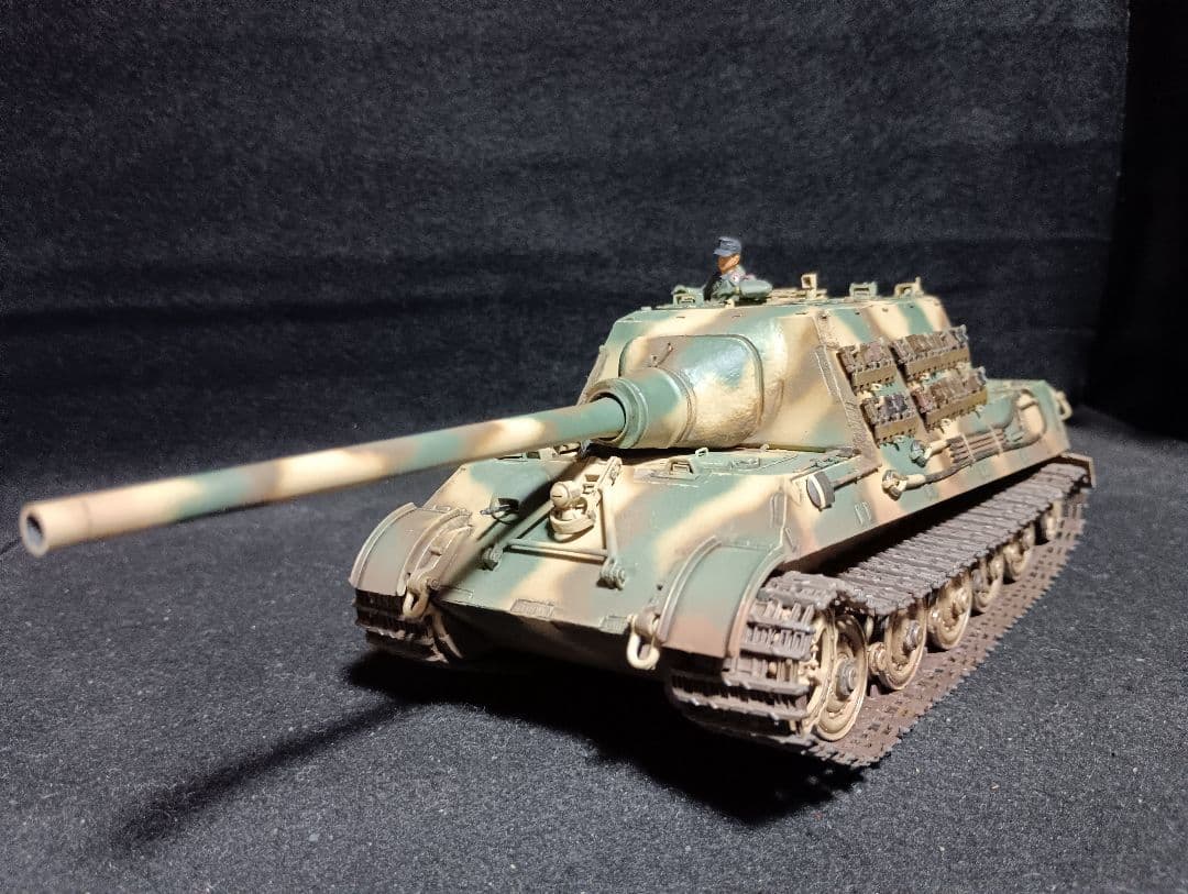 ドラゴン1/35ヤクートタイガー完成品