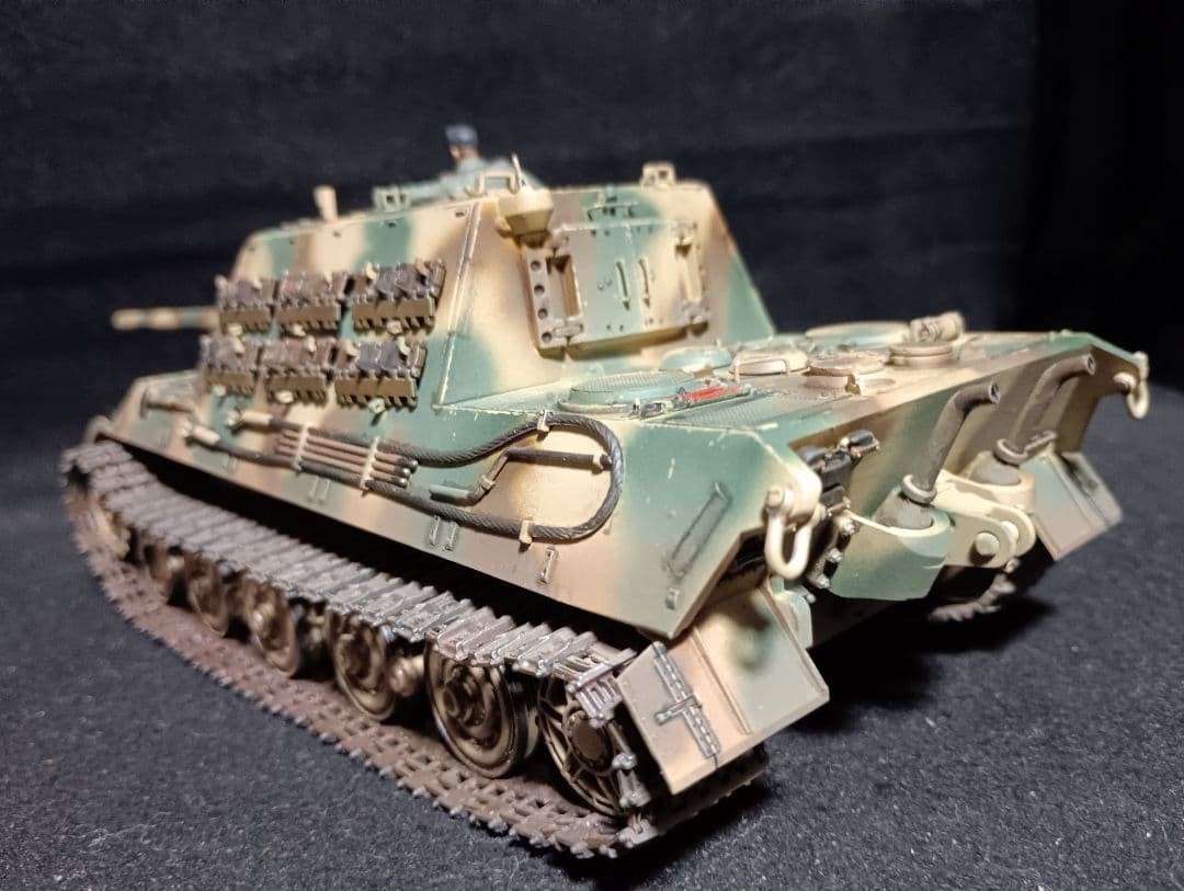 ドラゴン1/35ヤクートタイガー完成品