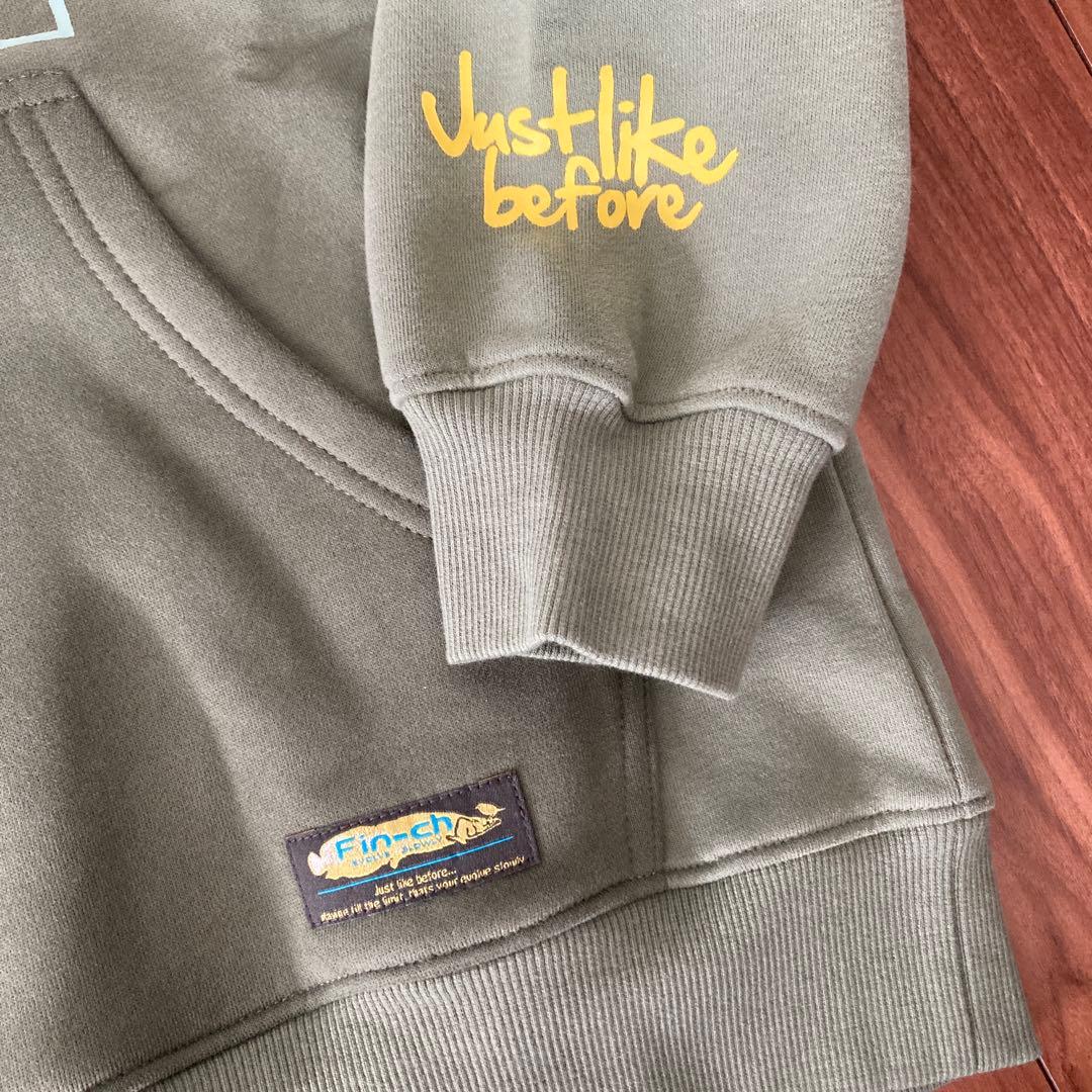 新品　フィンチ　パーカー
