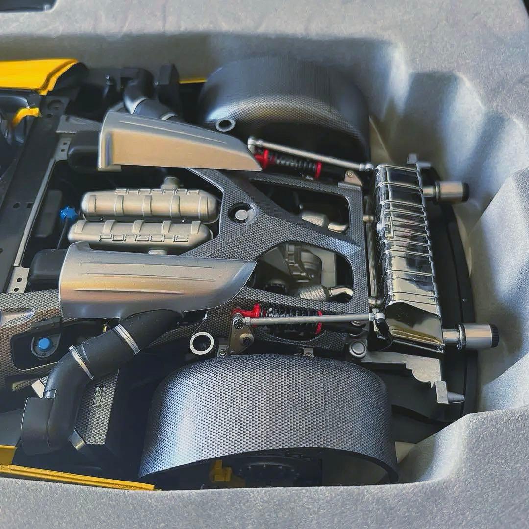 タミヤ1/12コレクターズクラブ　ポルシェ　カレラGT 半製品