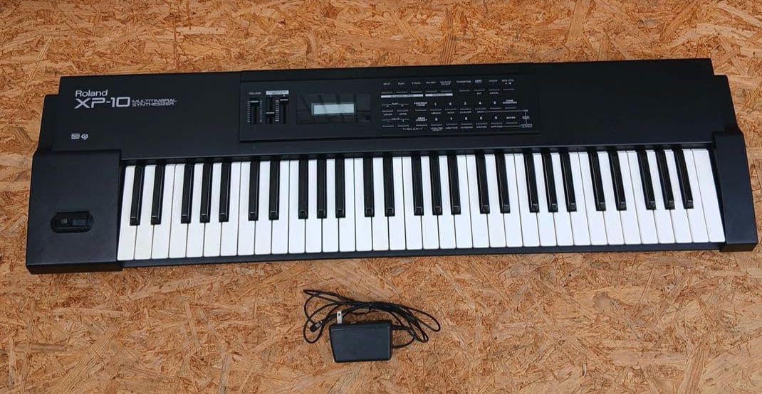 Roland　XP-10　シンセサイザー