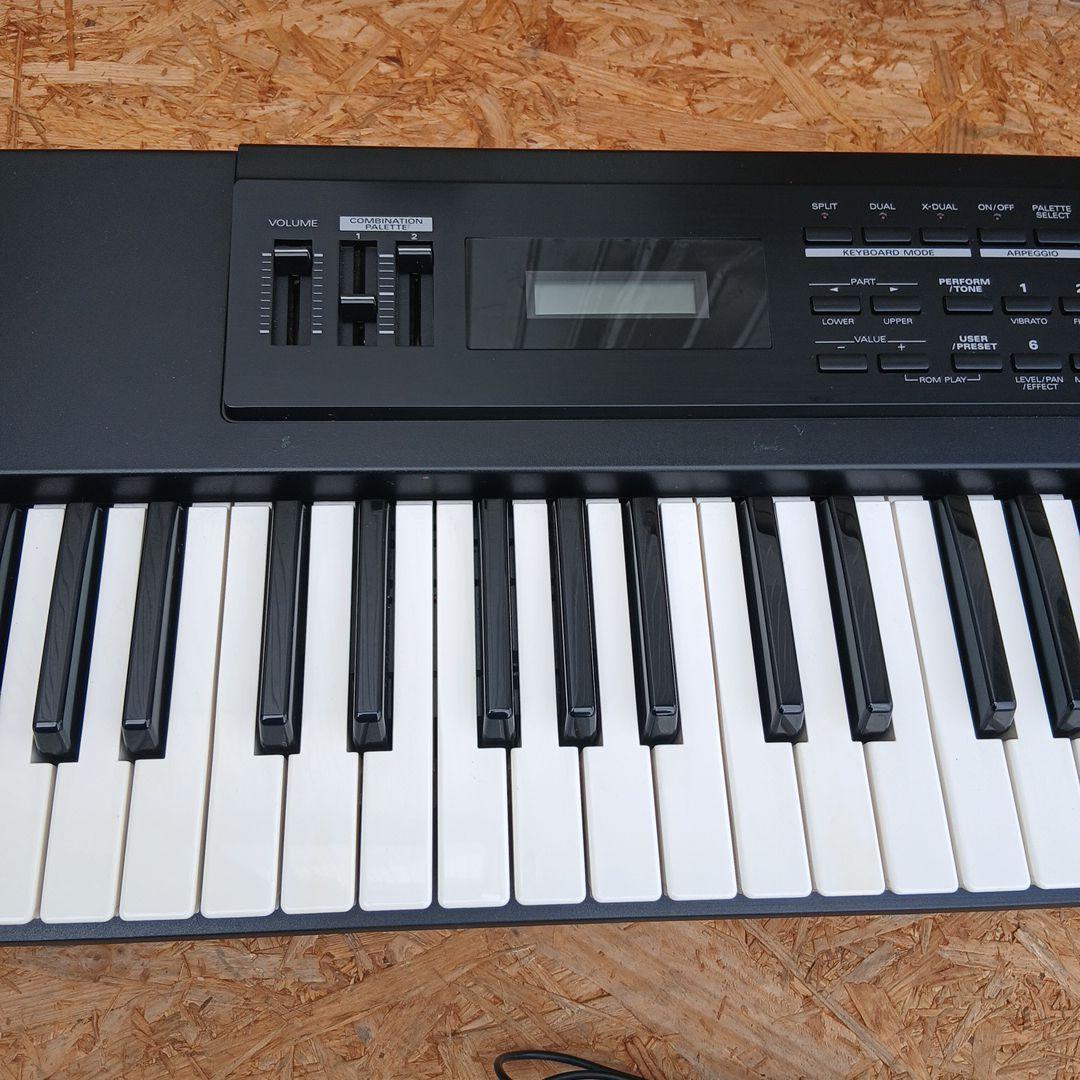 Roland　XP-10　シンセサイザー