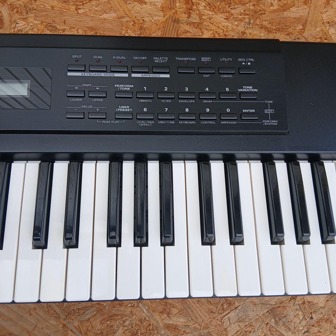 Roland　XP-10　シンセサイザー