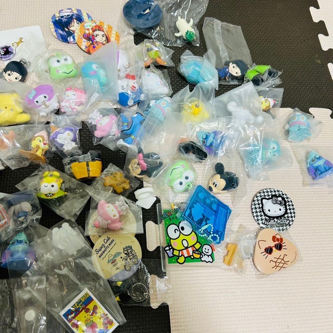 サンリオ　Disney キーホルダー　ガチャ　まとめ売り　60点以上