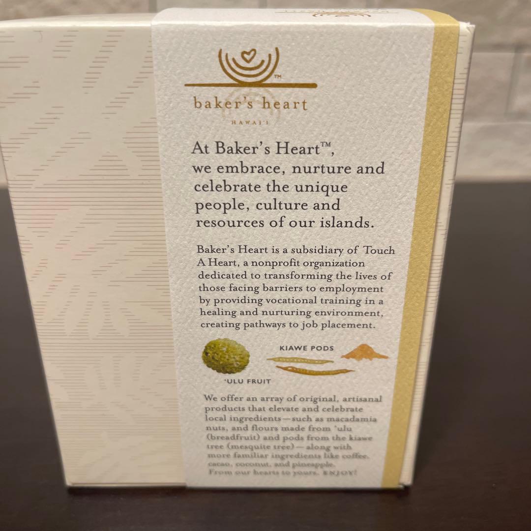 お菓子　水筒　香水