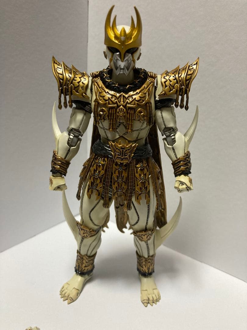 真骨彫　ン・ダグバ・ゼバ