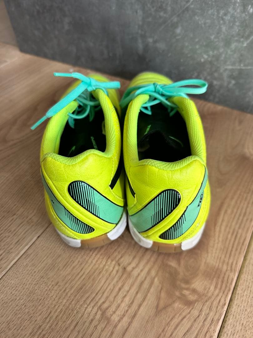 ナイキ ティエンポ ナチュラル IV レザー IC(蛍光イエロー×ブラック)