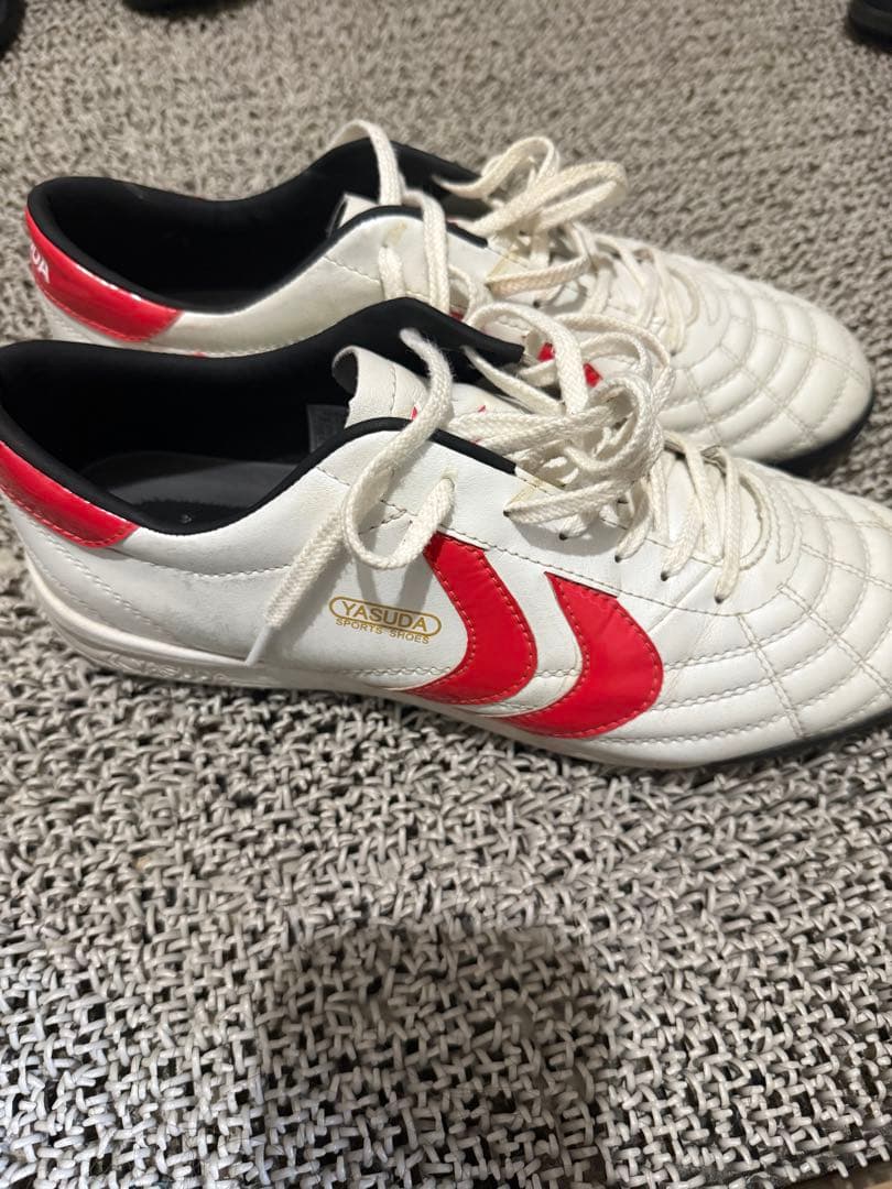 YASUDA サッカーシューズ ホワイト/レッド　28cm