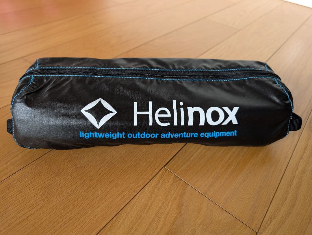 Helinox 折りたたみ式アウトドアテーブル ブラック/ブルー
