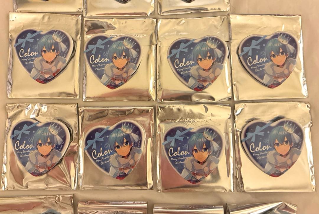 すとぷり　ころん2022クリスマスグッズ　ハート缶バッチ