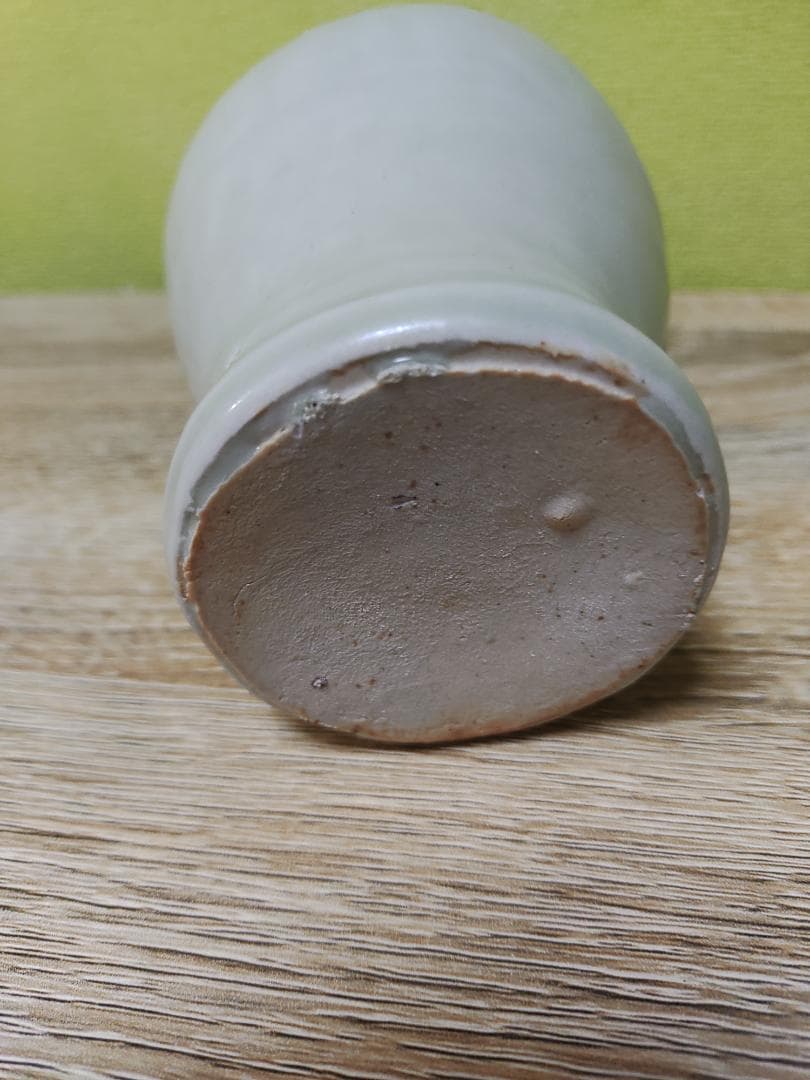 杉本貞光　作　牙白花入れ　　2023年12月新宿京王百貨店の個展にて購入