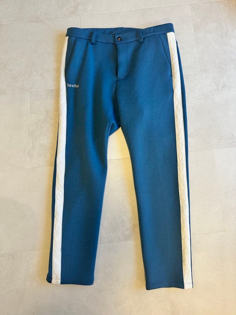 tovho（トヴホ）のフーディージャケット（パーカー）とパンツ【ゴルフウェア】