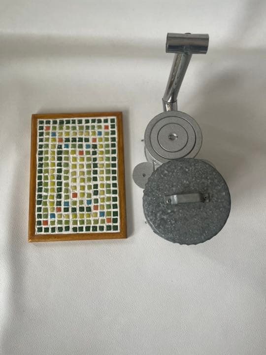 ミニチュア スモーク機能付き 薪ストーブ 精密模型 タイル製 ストーブ台付き