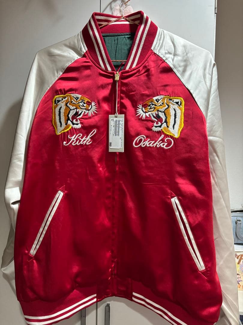 KITH 大阪 スタジアムジャケット 赤白(未使用) 大阪限定