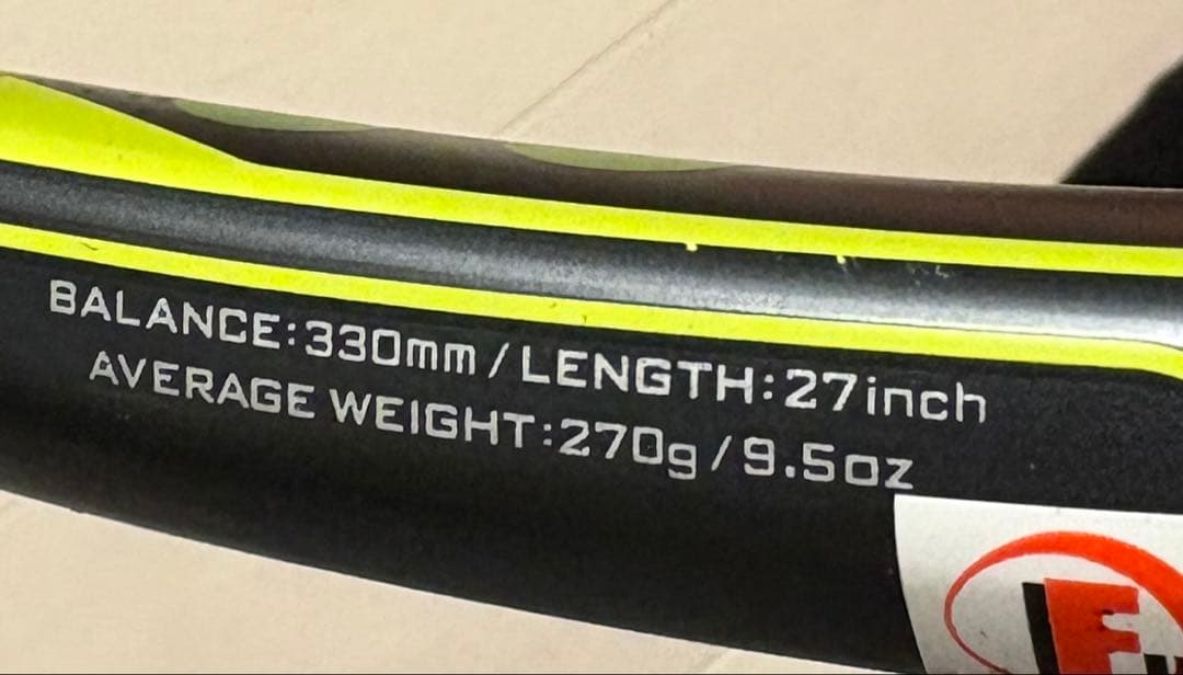 YONEX ISOMETRIC テニスラケット　極美品 袋+硬式ボール4つ