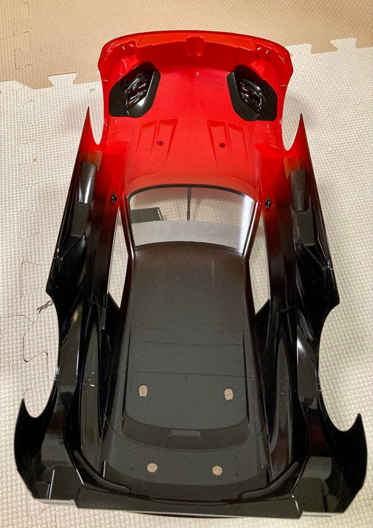 メーカー制作ボディMotul Autech Zとタイヤホイールセット