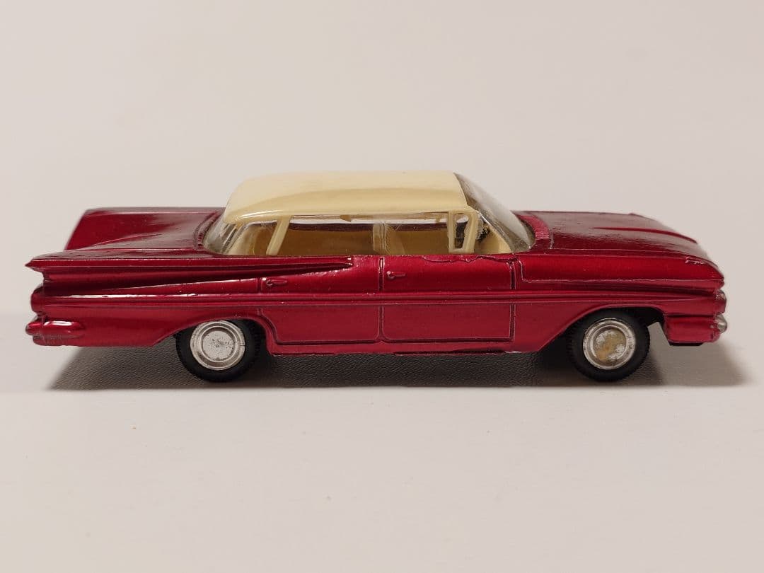 ミニカー BUBY art.1009 CHEVROLET IMPALA POLICIA