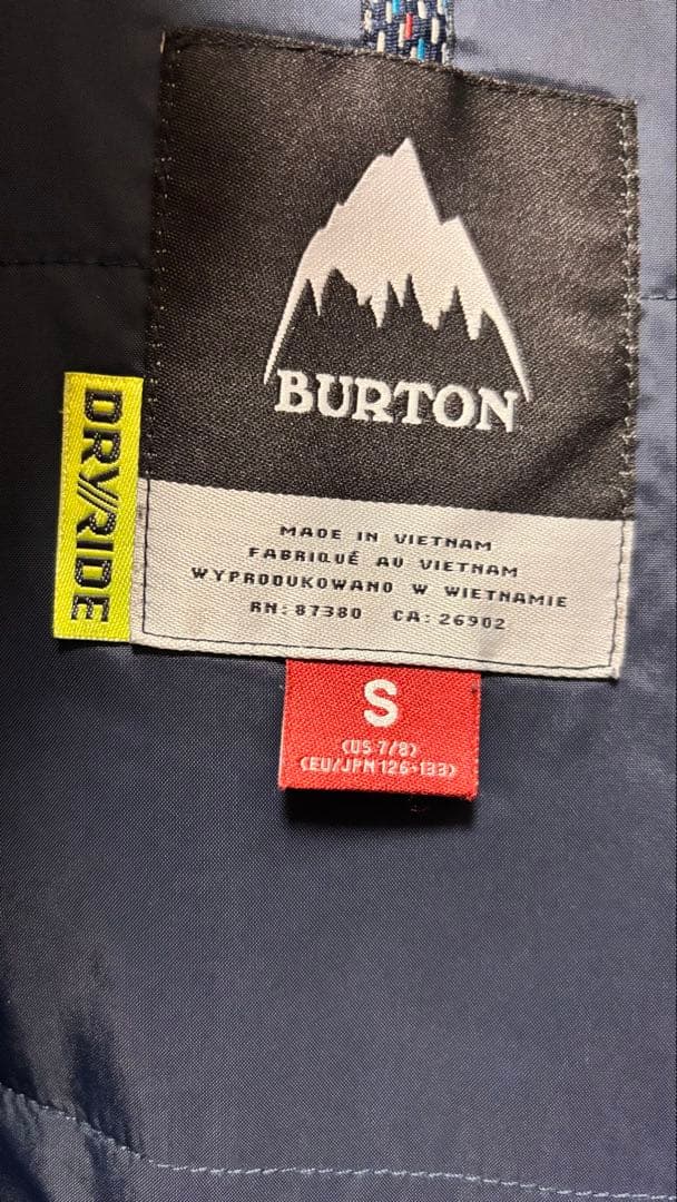 Burton スノーボードウェア上下　子ども用 120〜