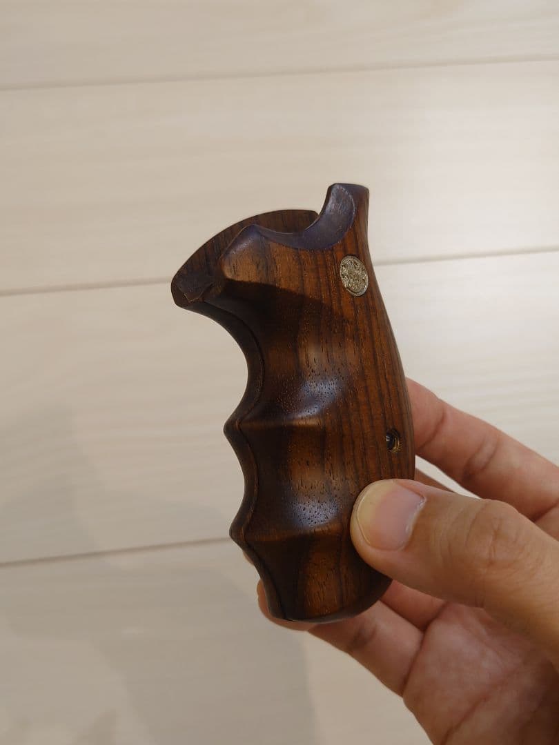 タナカ　S&Wリボルバー Kフレーム 木製ファイティンググリップ