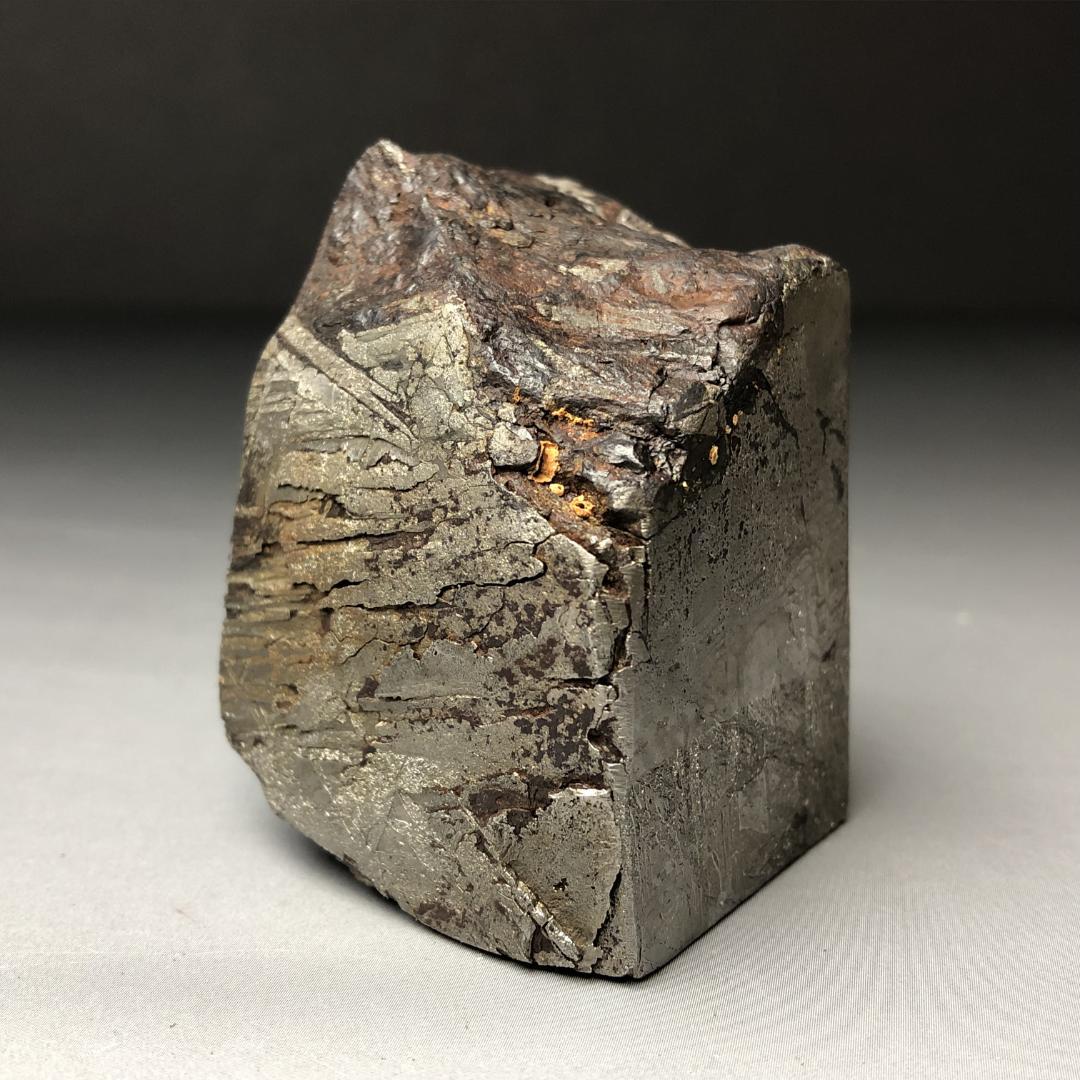 アルタイ隕石　エンドカット 鉄隕石　外皮付き隕石　原石　重さ約455ｇ