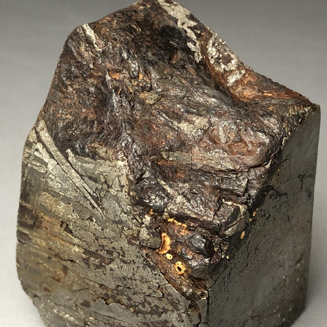アルタイ隕石　エンドカット 鉄隕石　外皮付き隕石　原石　重さ約455ｇ