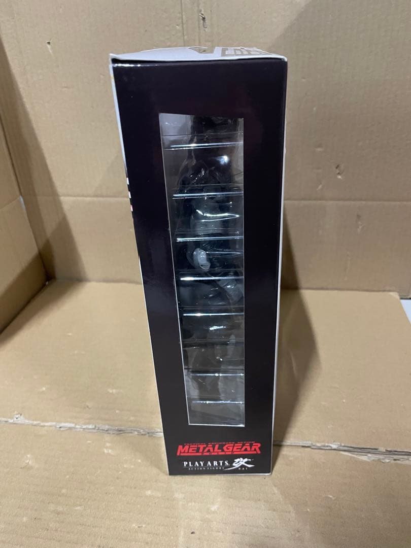 PLAY ARTS改 ソリッド・スネーク アクションフィギュア