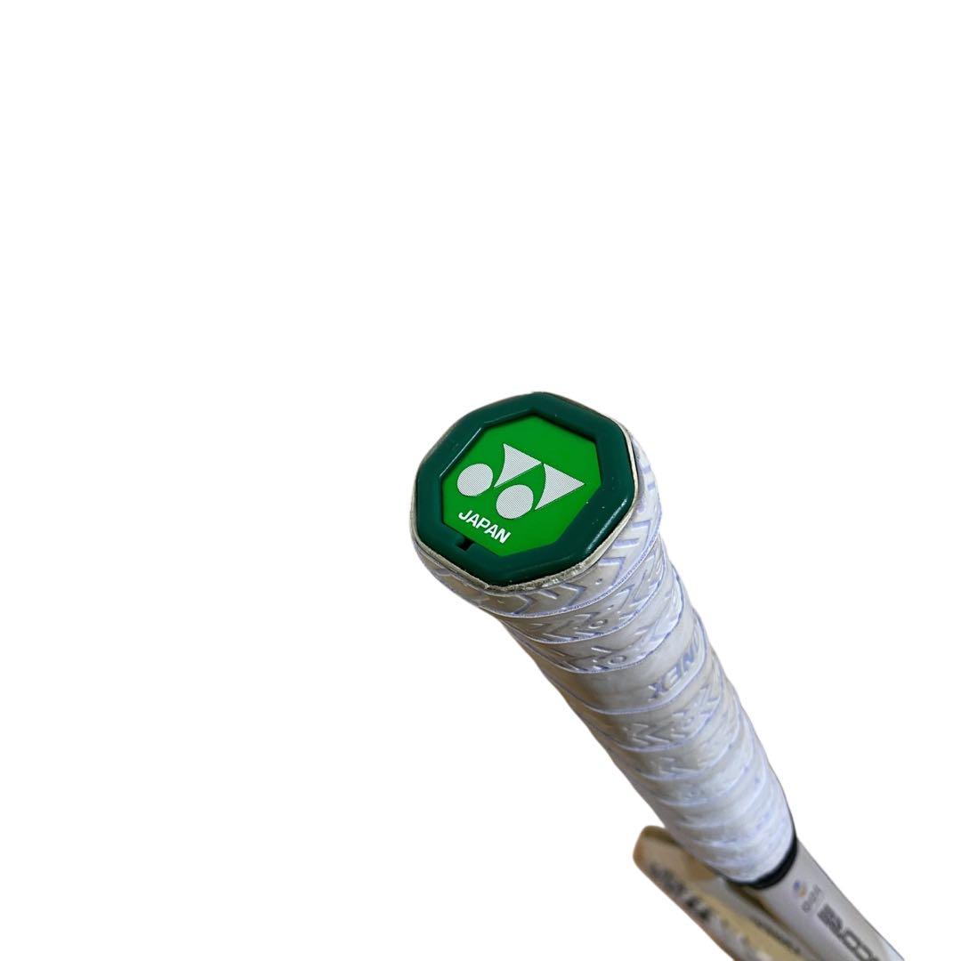 ≪美品≫YONEX Vコア 100 G1 サンドベージュ 07VC100 硬式
