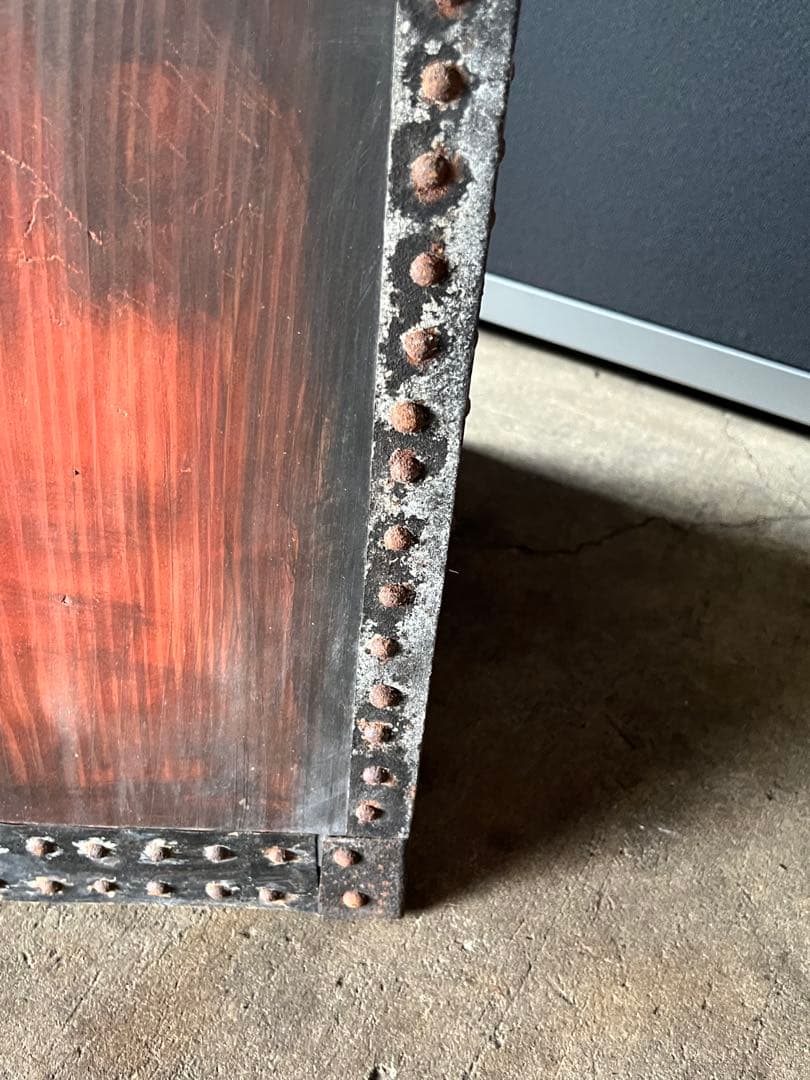 希少骨董 船箪笥 (金庫) 時代和箪笥 鉄地金具　隠し抽斗有　昭和レト兵士金具