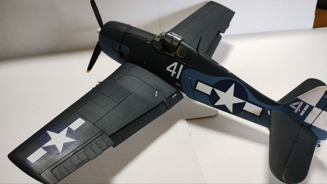 プラモデル完成機　1/32　F-6F-3/5HELLCAT