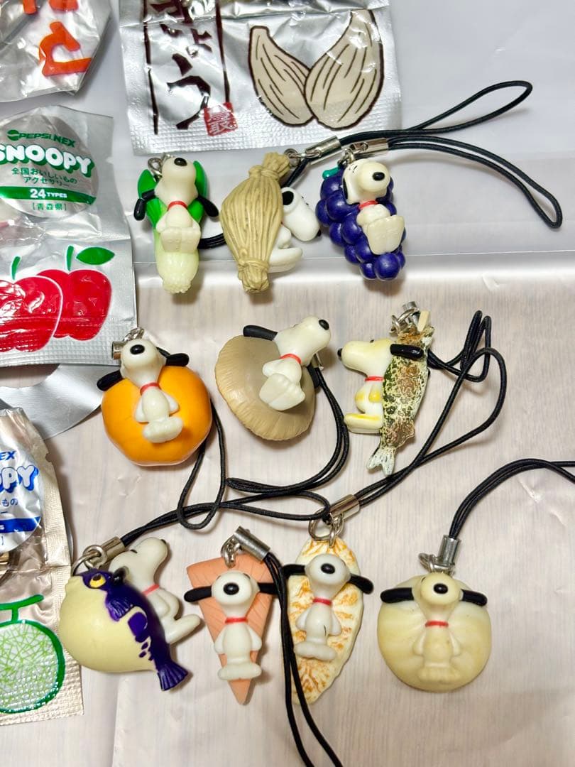 スヌーピー　全国おいしいものアクセサリー　50コ　ペプシ