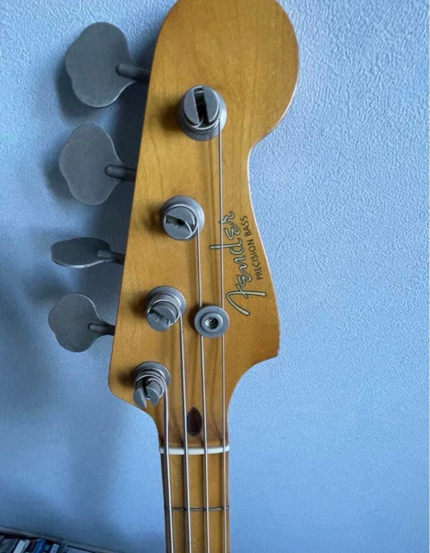 Fender Japan Precision Bassのブラックモデル