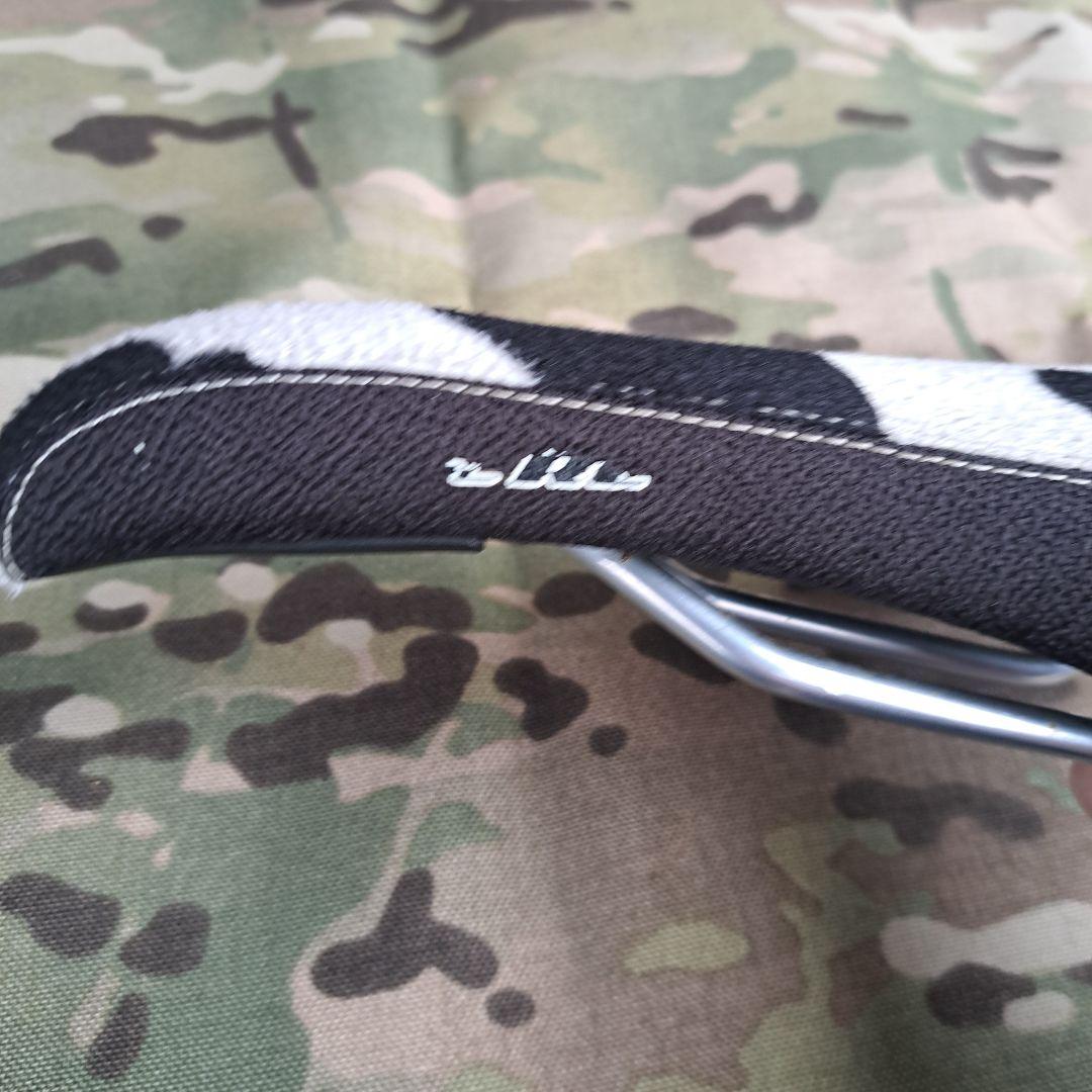 SDG サドル　牛柄　ブルーラグ