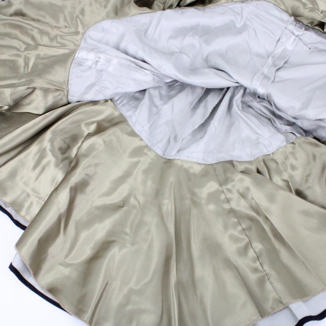 【美品 フラメンコ衣装】光沢シルバーグレー×ブラック ドレス 胸パット付き