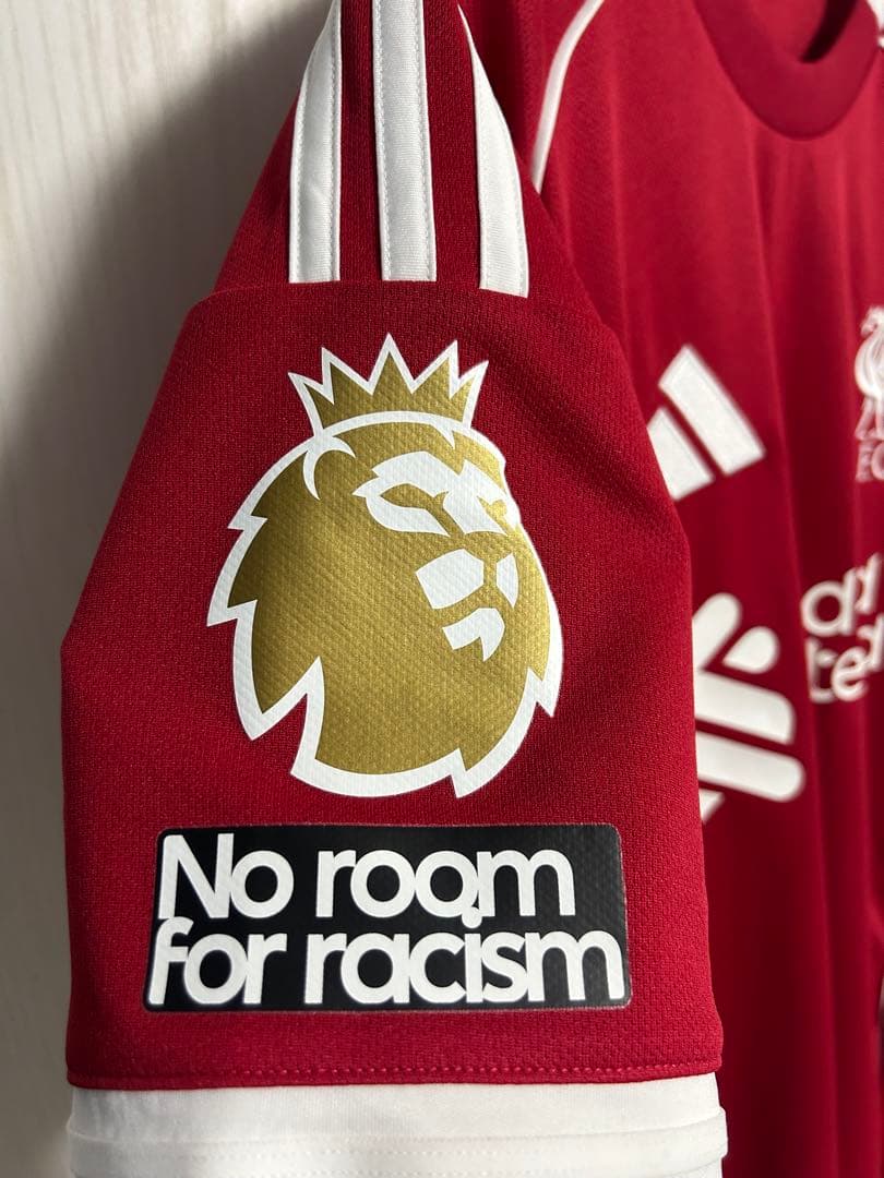 Liverpool 25/26 ホームユニフォームSZOBOSZLAI 8 M