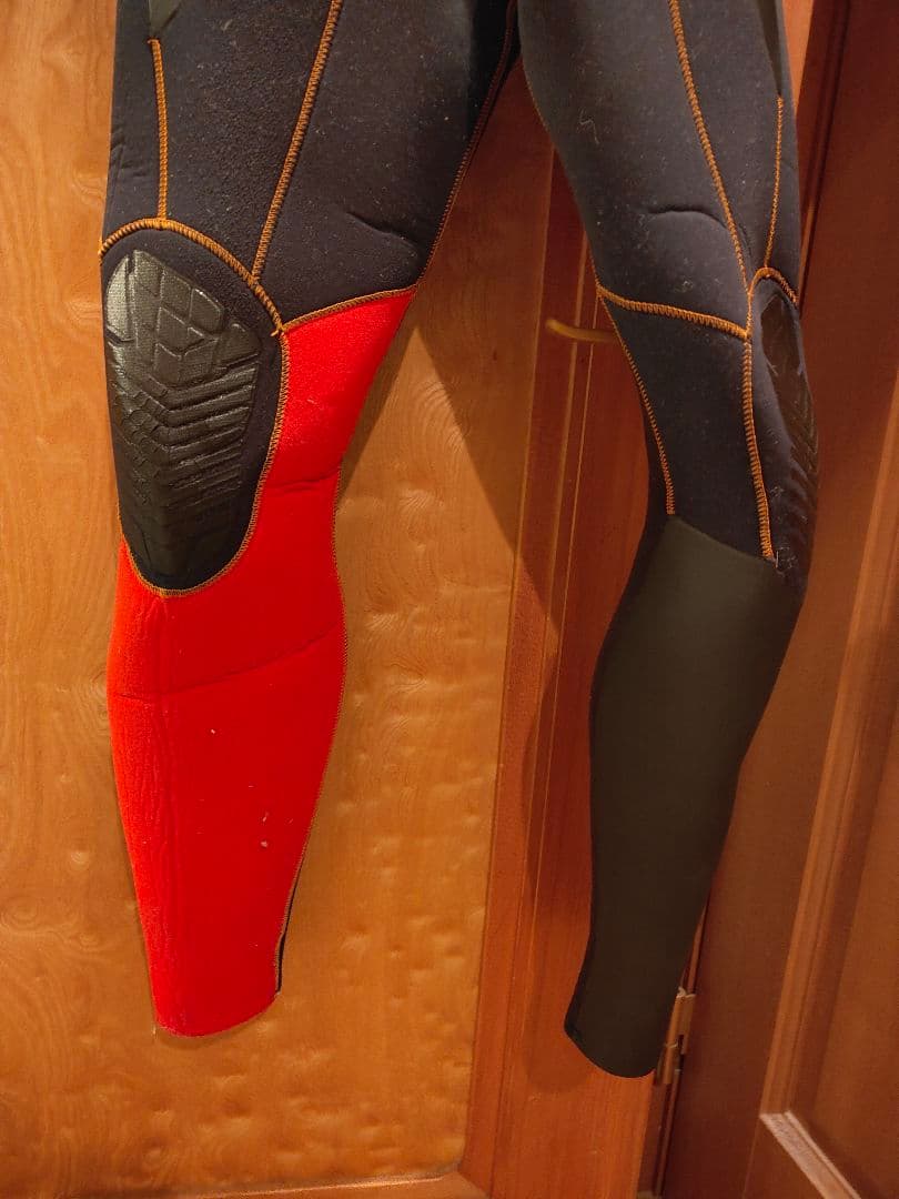 【美品】BILLABONG　正規品　高級ウエットスーツ　セミドライ　ノンジップ