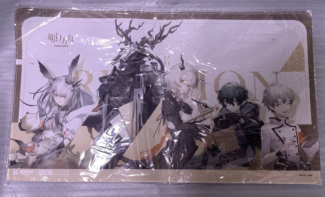 アークナイツ　デスクマット　レユニオンカフェ　タルラ　メフィスト　ファウスト