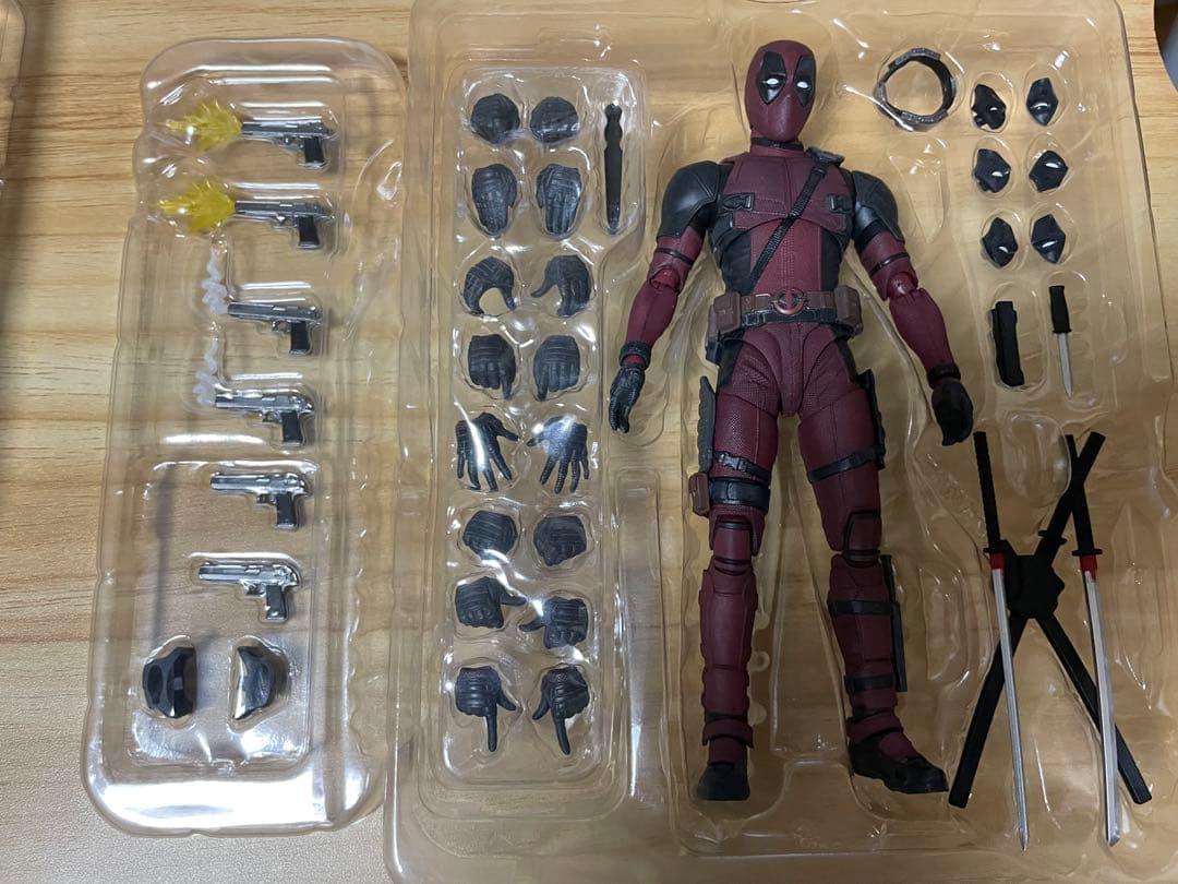 m*u様 S.H.Figuartsデッドプール セット