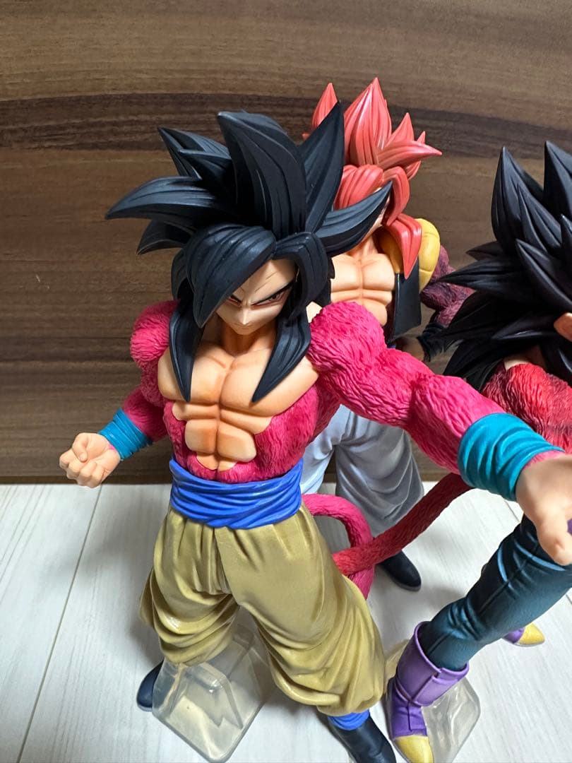 ドラゴンボールフィギュア　一番くじ　グレイテストサイヤン　超サイヤ人4