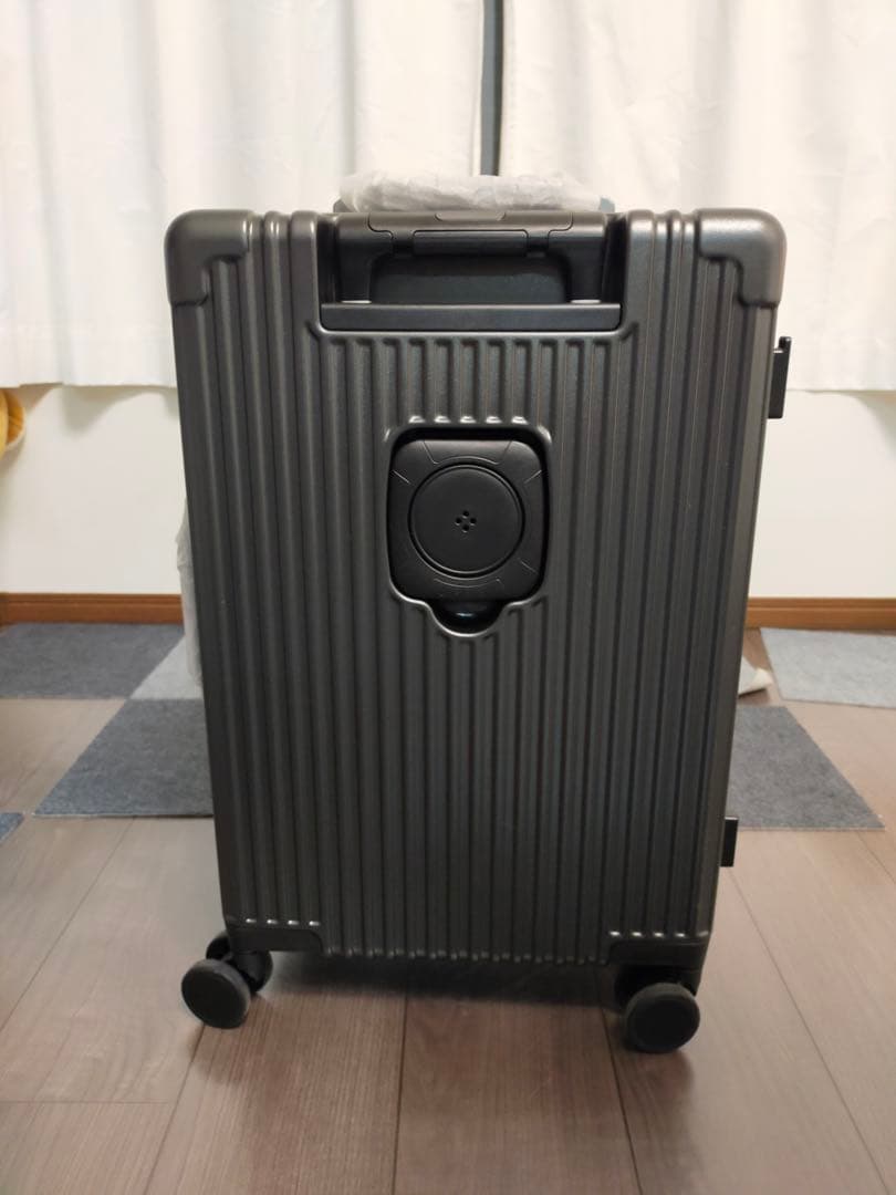 USB充電ポート付きハードシェルキャリーケース 新品　未使用