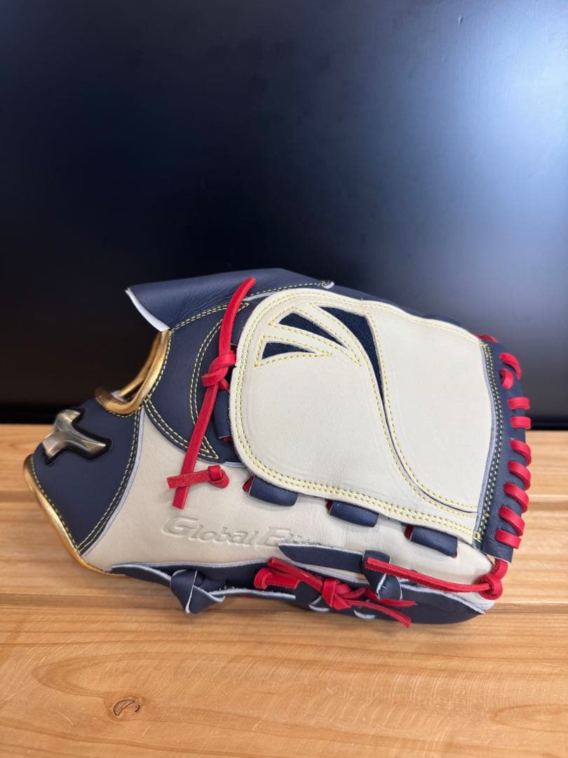 超限定品！ミズノ 軟式用グローブ 投手用 定価28,600円税込