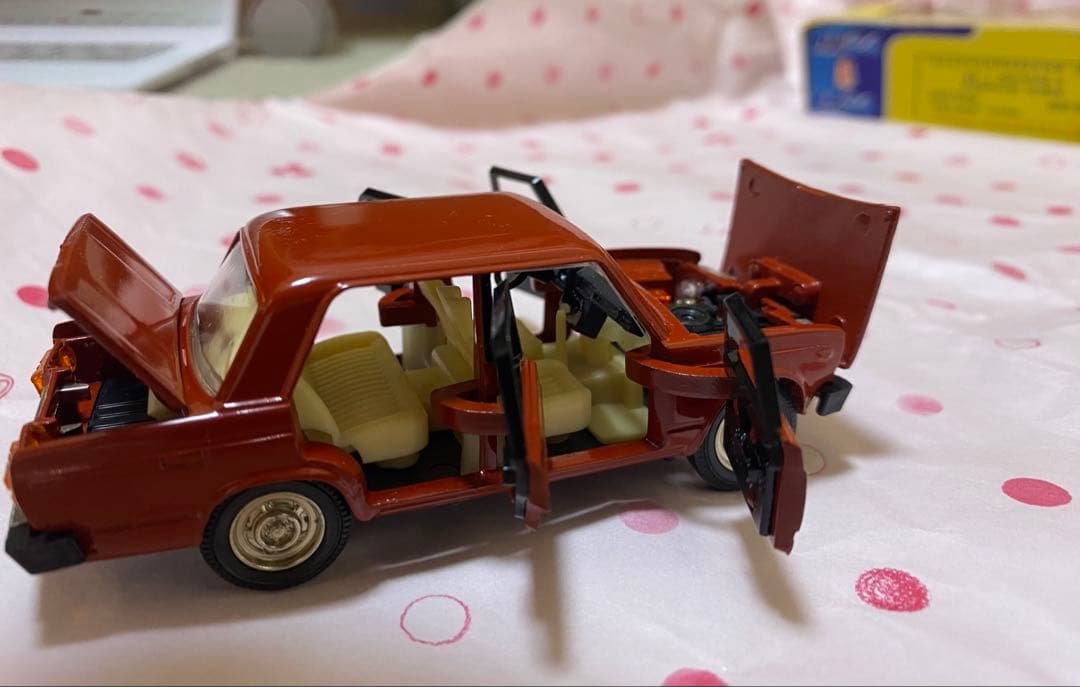 旧ソ連 ソビエト製 ミニカー LADA ラーダ VAZ-2105 1/43