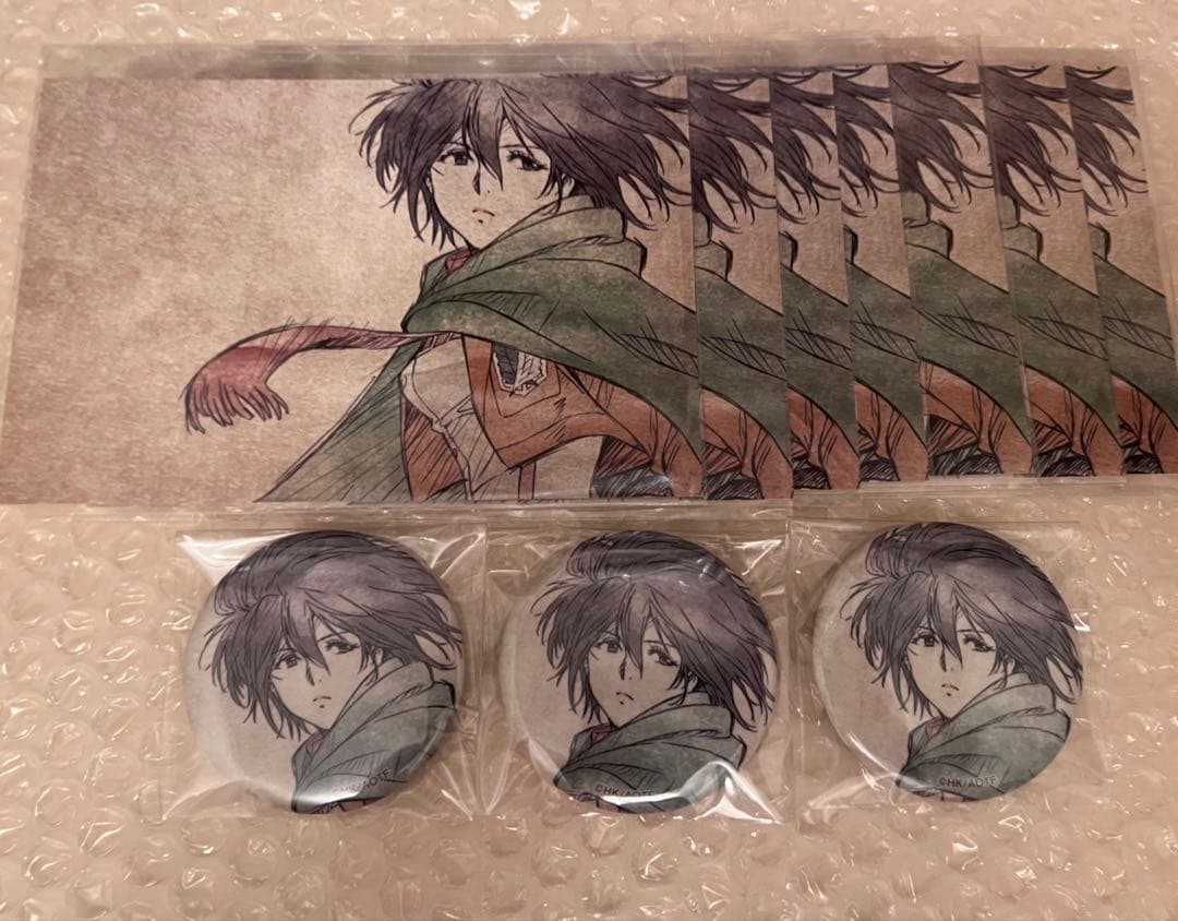 進撃の巨人 ミカサ きゃにめ 缶バッジ3点 cd柄ポストカード7点セット